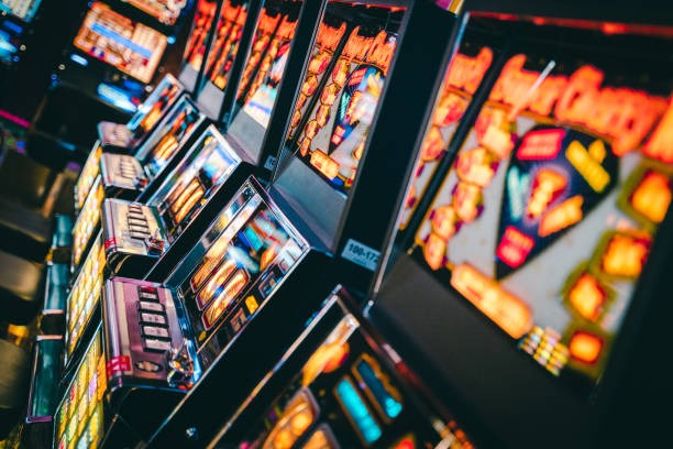 emakbet app live-dealer tables on mobile