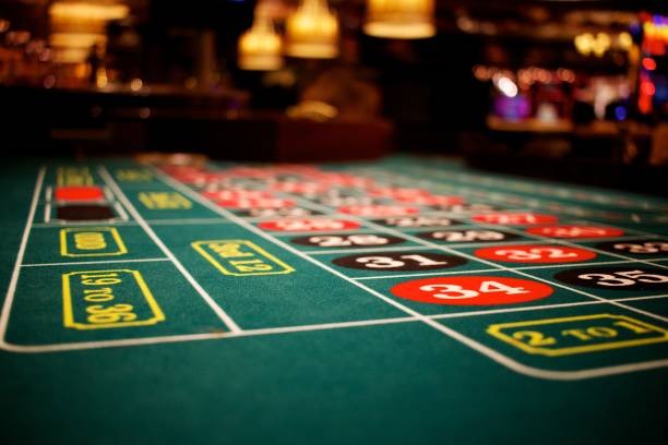 Live dealer studio with multiple cameras broadcasting Dragon Tiger and roulette